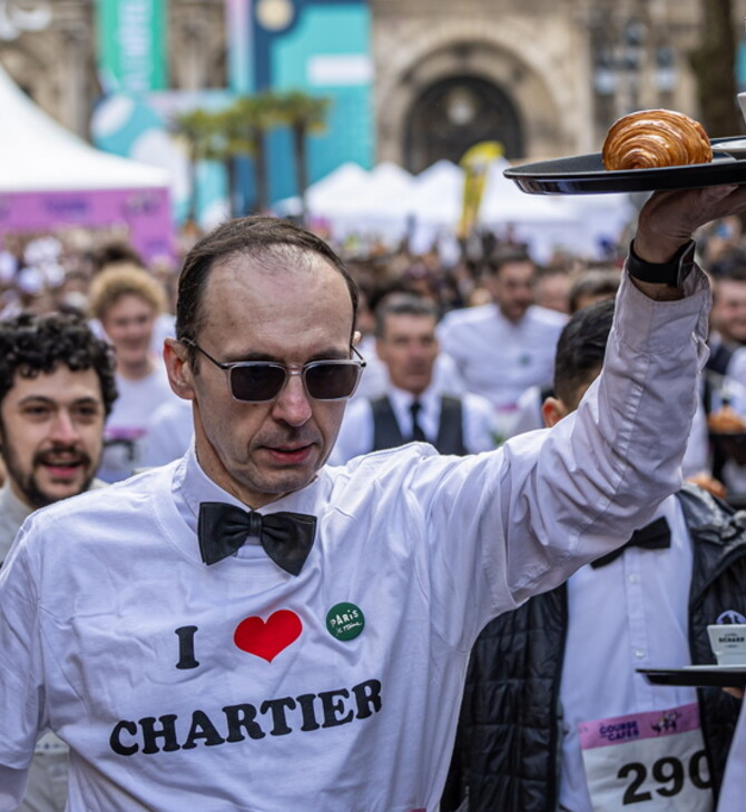 Ο αγώνας δρόμου των σερβιτόρων επιστρέφει στο Παρίσι