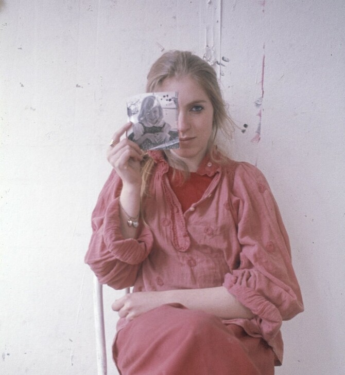 H σύντομη ζωή και η διαρκής επιρροή της Francesca Woodman