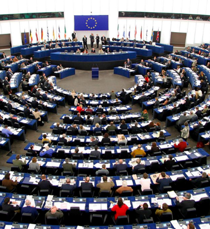 Ευρωβαρόμετρο: H γεωπολιτική κατάσταση αυξάνει την σημασία των Ευρωεκλογών