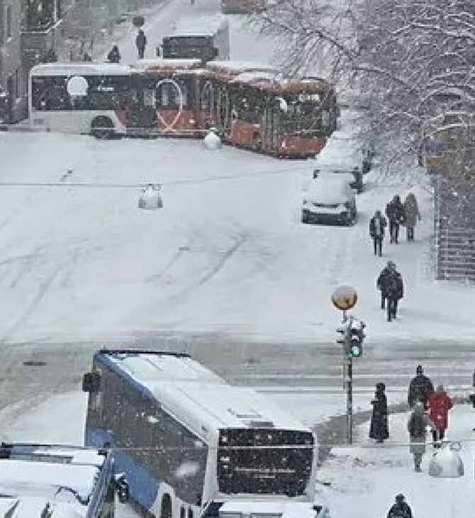 Σφοδρός χιονιάς σαρώνει το Ελσίνκι - Προβλήματα σε αυτοκινητόδρομους και αεροδρόμια