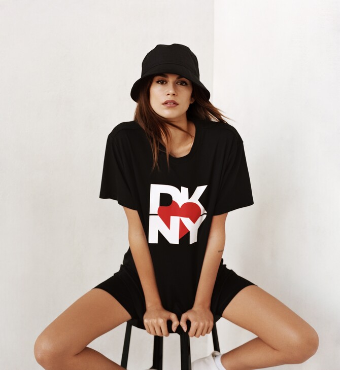THE HEART OF NY CAPSULE COLLECTION, ΑΠΟ ΤΗ DKNY ΜΕ ΤΗN KAIA GERBER