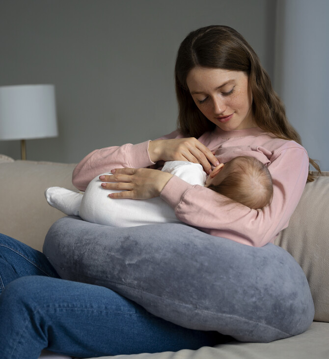 Ο μητρικός θηλασμός ευνοεί μητέρες, βρέφη και την οικονομία