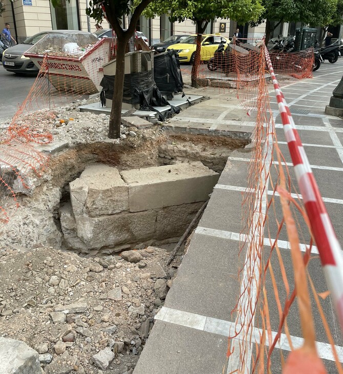 Απάντηση του Δήμου στο άρθρο περι καταστροφής αρχαίου τείχους στην Κολοκοτρώνη
