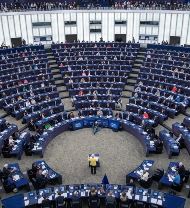 Το Politico παρουσιάζει τους πιο περίεργους ευρωβουλευτές - Ποιοι μπήκαν στη λίστα από την Ελλάδα