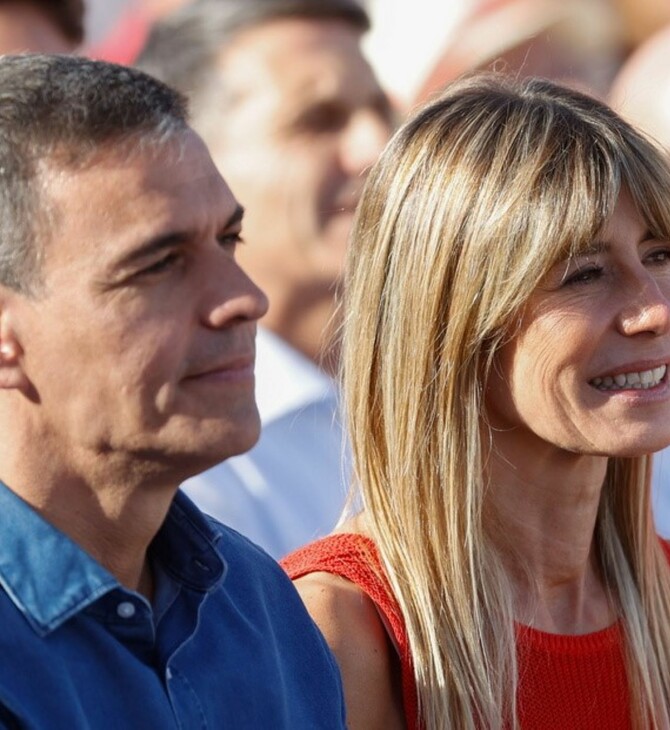 Η σύζυγος του Σάντσεθ επικαλέστηκε το δικαίωμα στη σιωπή στην πολύκροτη υπόθεση διαφθοράς