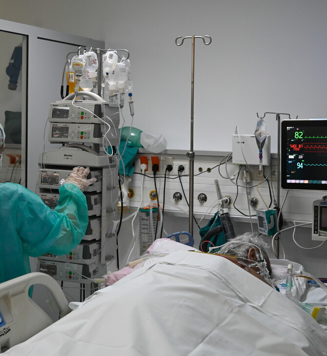 Βασιλακόπουλος για έξαρση κορωνοΐού: Ο βασικότερος λόγος είναι ότι εμβολιάστηκαν πολύ λίγοι