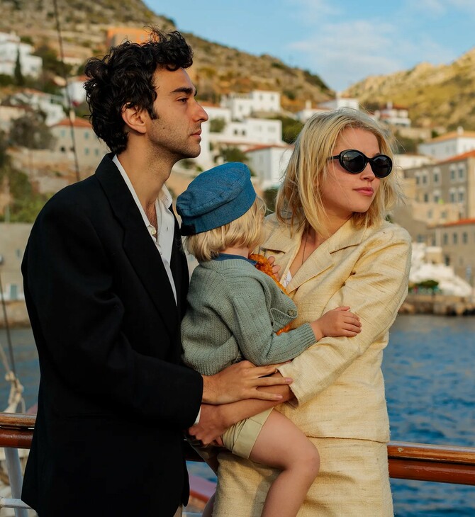 So Long Marianne: Κι αν σ’ αγαπώ δεν σ’ ορίζω 