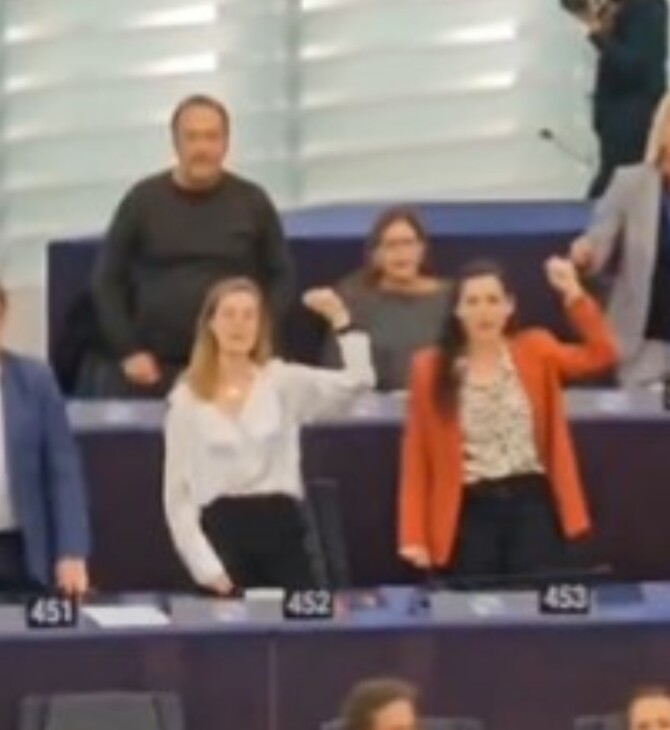 Ευρωκοινοβούλιο: Αποδοκίμασαν τον Όρμπαν και τραγούδησαν το Bella Ciao στην αίθουσα