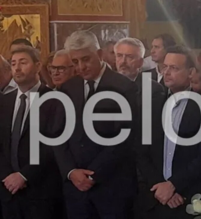 Ανδρουλάκης Δούκας και το όλον ΠΑΣΟΚ στην κηδεία του δημάρχου Αιγιαλείας, Δημήτρη Καλογερόπουλου