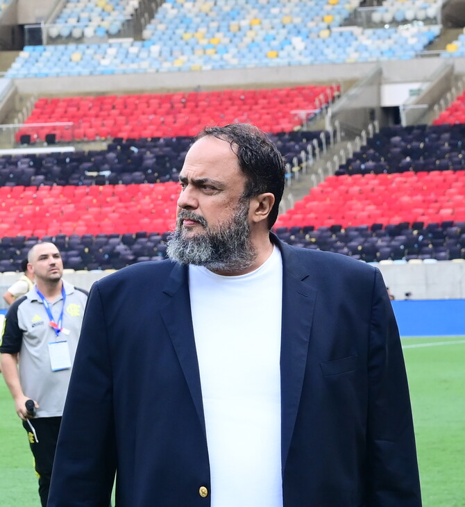 Το πτύειν εστί φιλοσοφείν 