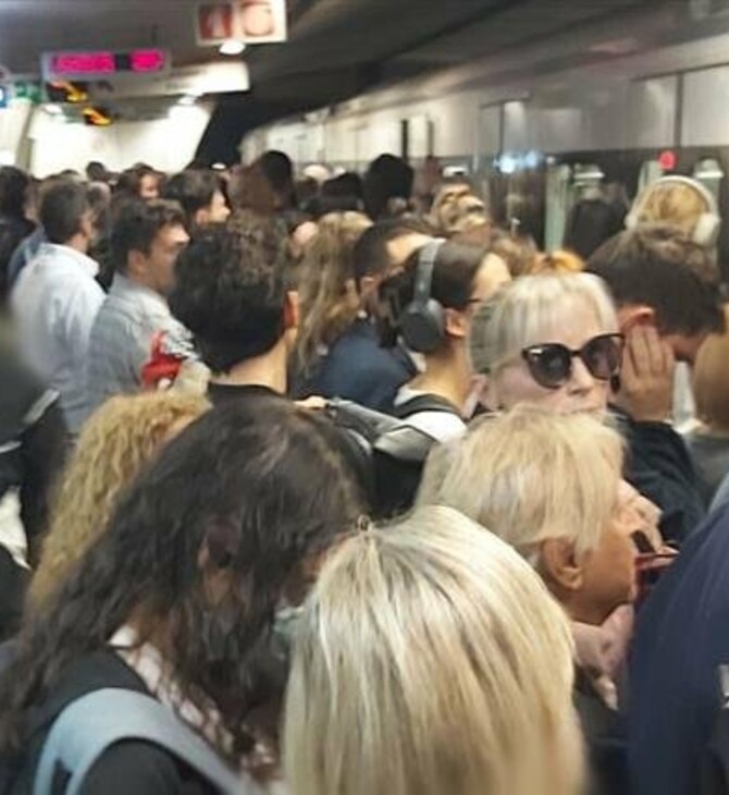 Μετρό «Σύνταγμα»: Ο συνωστισμός οφείλεται σε βλάβες σε δύο συρμούς, λέει η ΣΤΑΣΥ