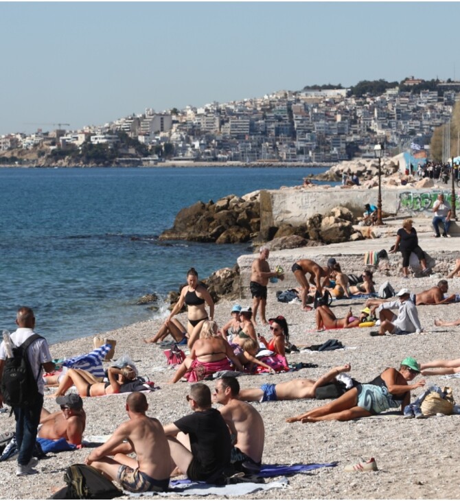 28η Οκτωβρίου: Για μπάνιο στον Φλοίσβο μετά την παρέλαση, όσοι έμειναν στην Αθήνα