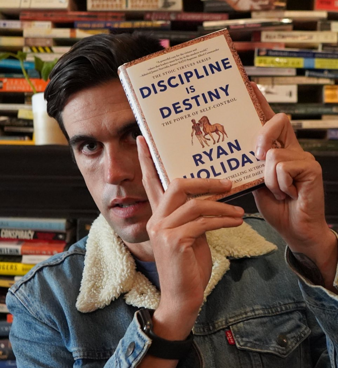 Το μυστικό του στωικισμού: Πώς ο Ryan Holiday έγινε γκουρού της Silicon Valley