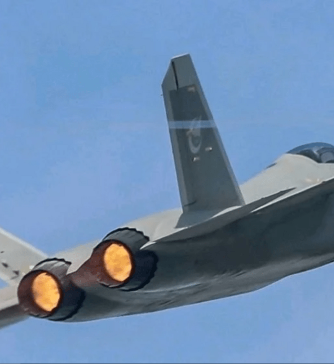 J-35: Η Κίνα αποκάλυψε το μαχητικό που θα ανταγωνιστεί τα F-35 των ΗΠΑ
