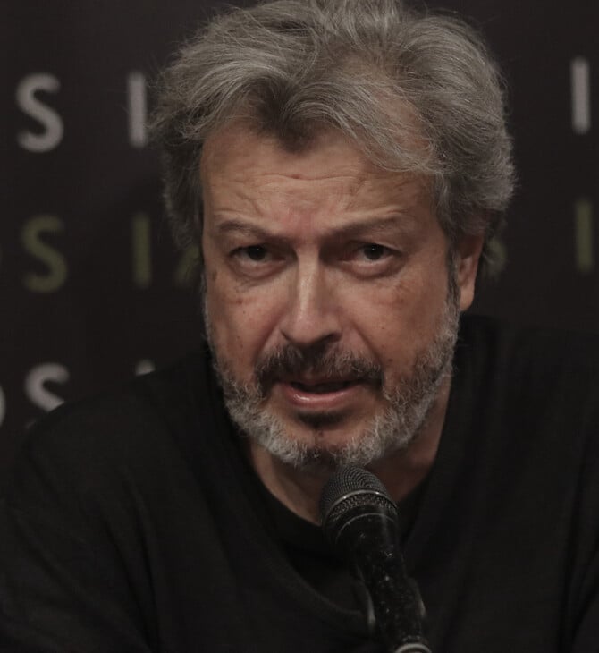 Ένταση ξανά σε παρουσίαση του Πέτρου Τατσόπουλου - Εισέβαλε ο Ανδρέας Καραγιάννης κρατώντας εικόνα