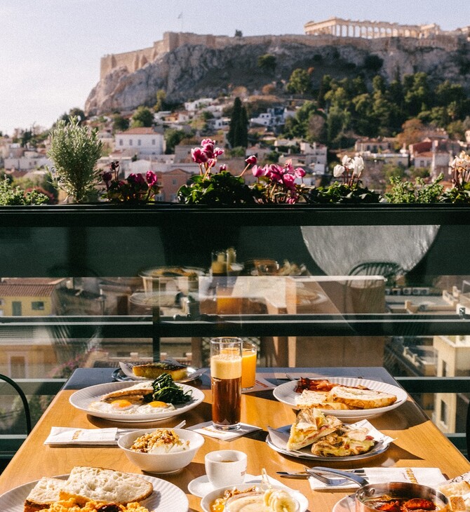 Η Αθηναϊκή Ταράτσα παρουσιάζει το νέο της παραδοσιακό ελληνικό πρωινό