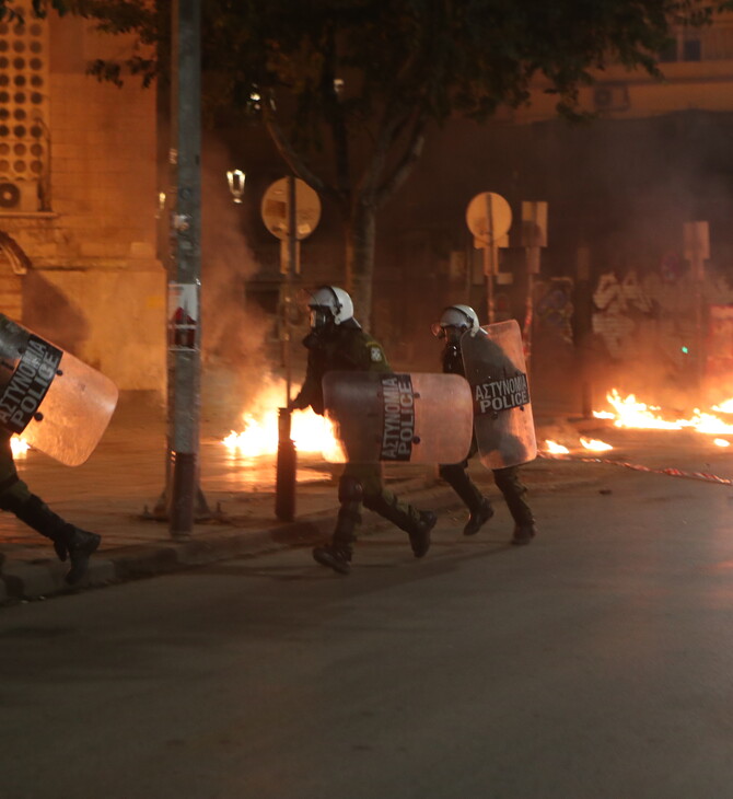 Θεσσαλονίκη: Μολότοφ κατά ΜΑΤ στο τουρκικό προξενείο