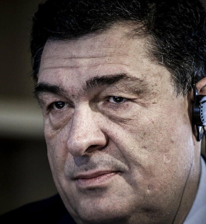 Σκοτεινή δεκαετία, φωτεινή τηλεόραση 