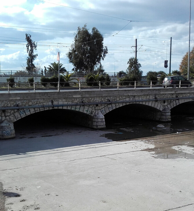 Ο Ιλισός, η πέτρινη γέφυρα και τα αντιπλημμυρικά έργα