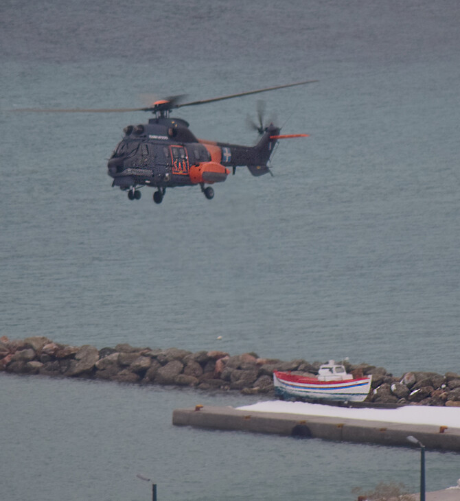 Χίος: Super Puma της Πολεμικής Αεροπορίας διέσωσε δύο ναυτικούς από δεξαμενόπλοιο