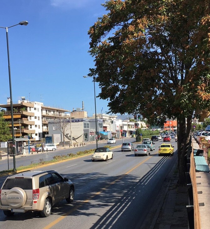 Αλλάζει όψη ο παράδρομος της Μεσογείων στον Χολαργό