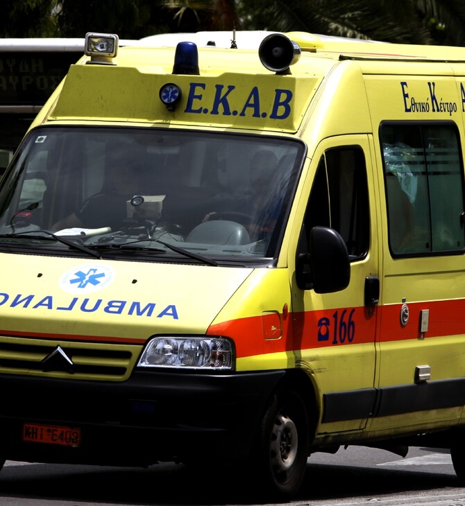 Άνω Λιόσια: Παιδί πάτησε γυμνά καλώδια - Το προστάτευσαν οι μεγάλες σόλες των παπουτσιών του
