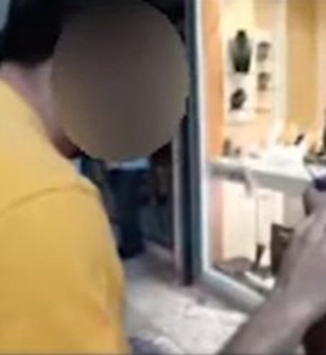 Κύκλωμα προστασίας οίκων ανοχής: Ο «άνδρας με το κίτρινο μπλουζάκι» ανάμεσα στους 19 συλληφθέντες