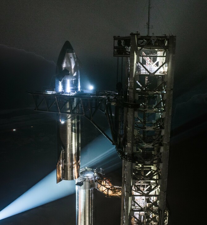Πύραυλος της SpaceX στέλνει ιδιωτικές αποστολές στη Σελήνη