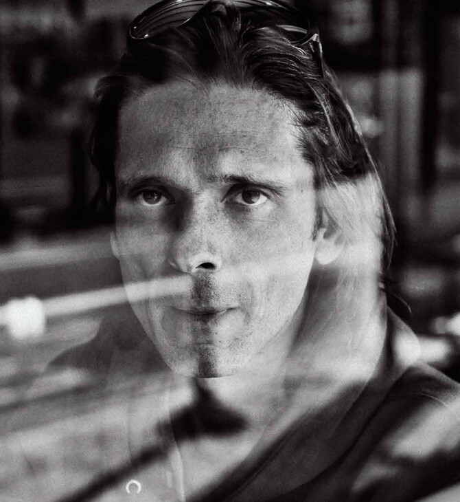 Μέσα στο στούντιο του Jeremy Deller