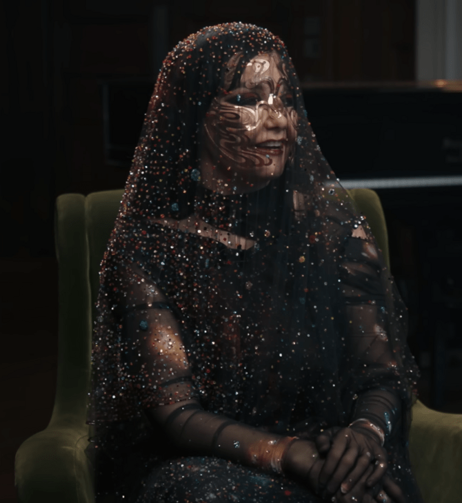 Δείτε ολόκληρη την πρώτη συνέντευξη της Björk on camera μετά μια δεκαετία 