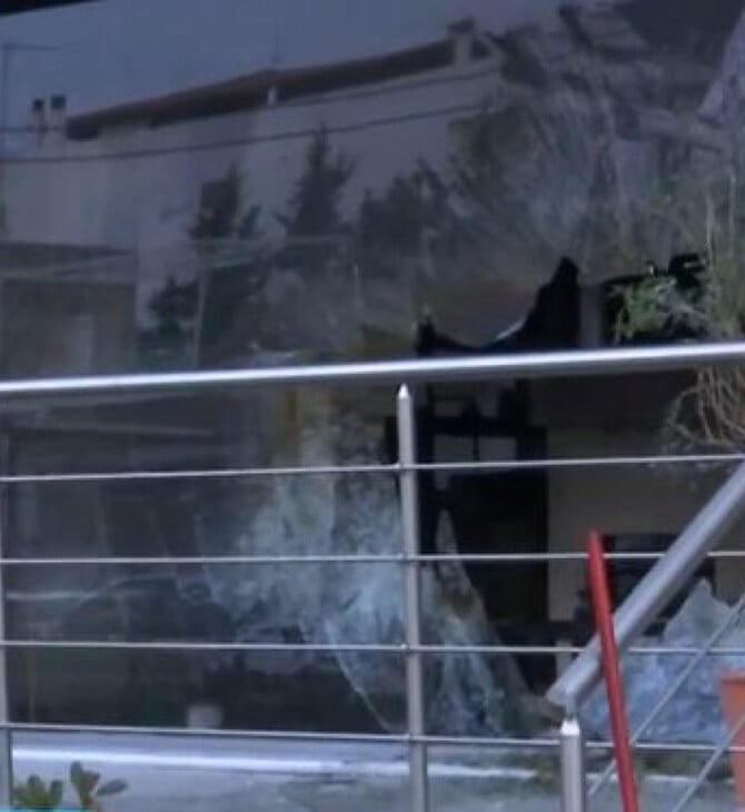 Εμπρησμός σε κομμωτήριο στα Γλυκά Νερά