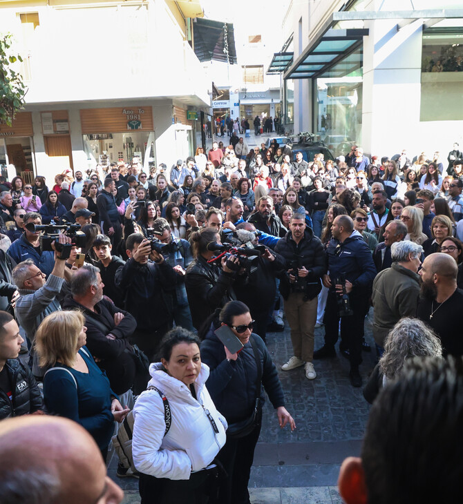 Κακοποίηση 3χρονου στο Ηράκλειο: Πλήθος στα δικαστήρια κατά της μητέρας και του φίλου της