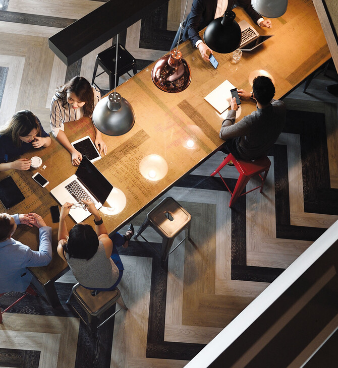 Millennials και Gen Zers αναζητούν το ιδανικό workplace το 2025
