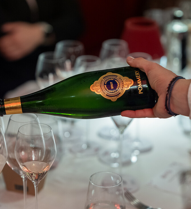 Punk Champagne: όσα έγιναν στην ανατρεπτική βραδιά με burgers, σουβλάκια, πίτσες και TOP σαμπάνιες