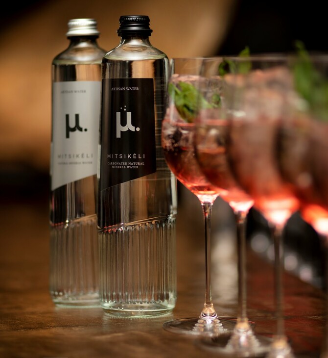Το μ. Artisan Water συνοδεύει την υψηλή γαστρονομία στο 9ο Dine Athens Restaurant Week