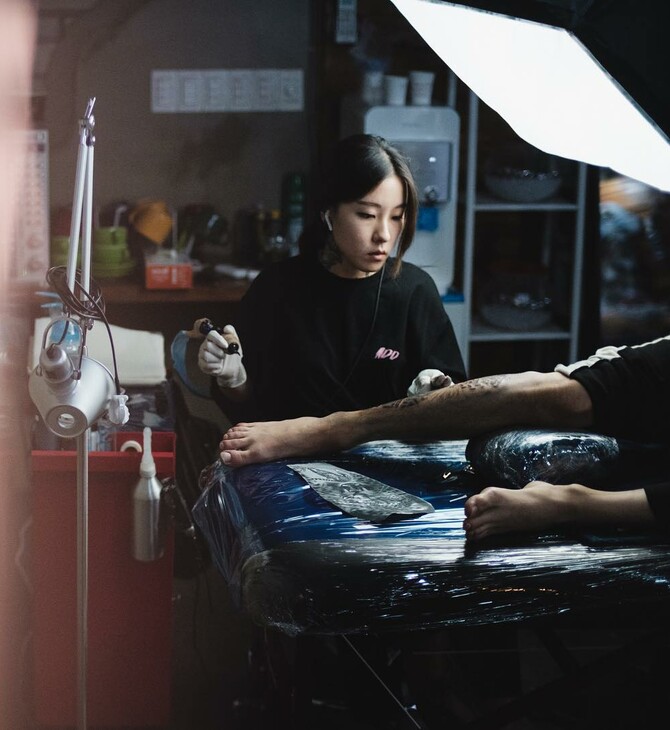 Γνωρίστε τις γυναίκες tattoo artist που αμφισβητούν τους αυστηρούς νόμους της Ν. Κορέας