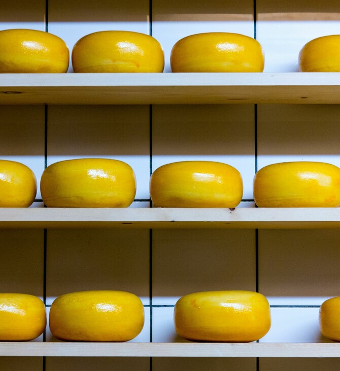 ΕΦΕΤ: Ανάκληση τυριών cheddar λόγω λιστέριας