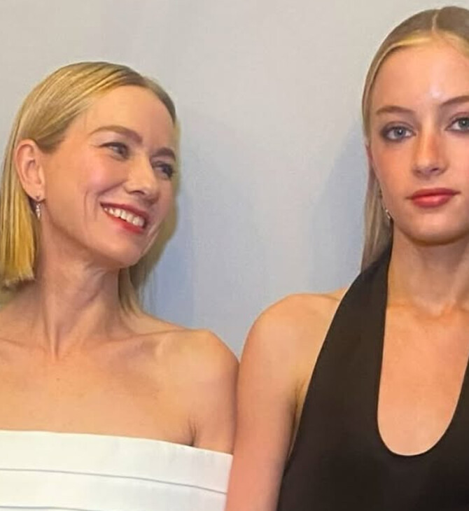 Η 16χρονη τρανς κόρη της Naomi Watts έκανε το ντεμπούτο στην πασαρέλα