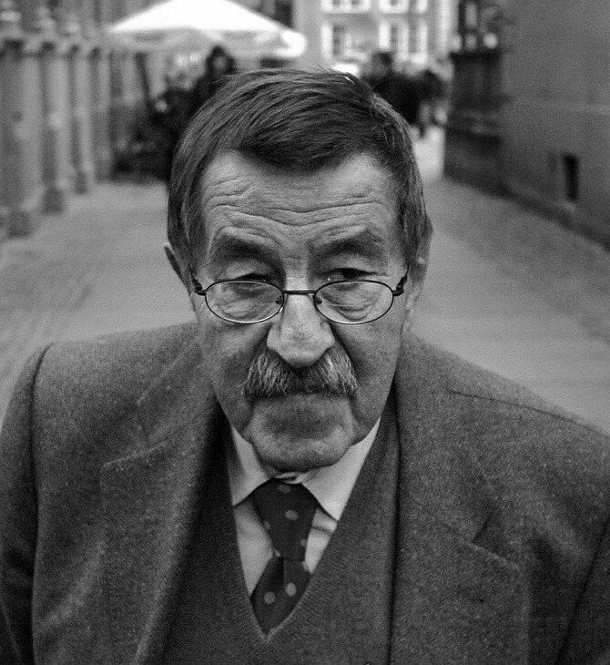 Günter Grass: «Το Facebook είναι σκατά»