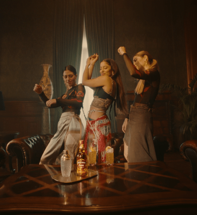 Chivas Regal X Marina Satti: Αυθεντικότητα, έμπνευση, συνεργασία