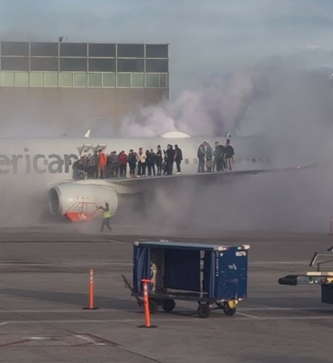 Κινητήρας Boeing 737 πήρε φωτιά - Από το φτερό βγήκαν οι επιβάτες