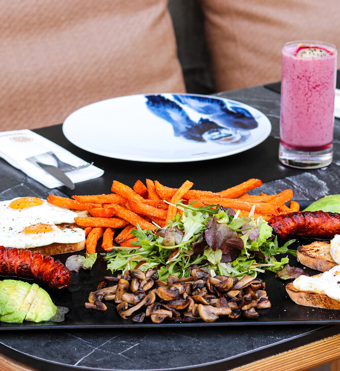 Iguazu: Brunch στην πιο τροπική γωνιά του κέντρου