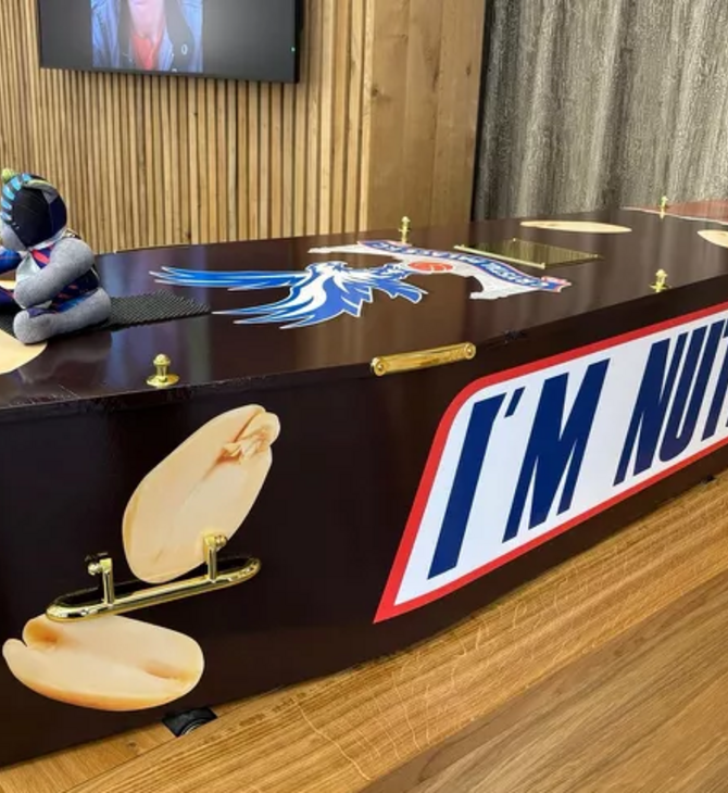 Η τελευταία επιθυμία του ήταν ένα φέρετρο Snickers - και την έκανε πραγματικότητα