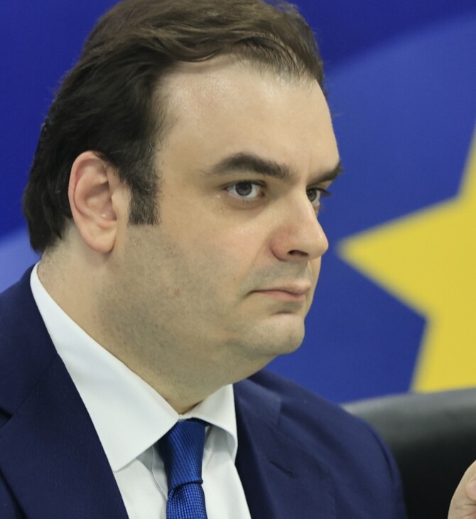 Πιερρακάκης: Το Δημόσιο παραιτείται από τις αποζημιώσεις συγγενών και πληγέντων σε Μάτι και Μάνδρα
