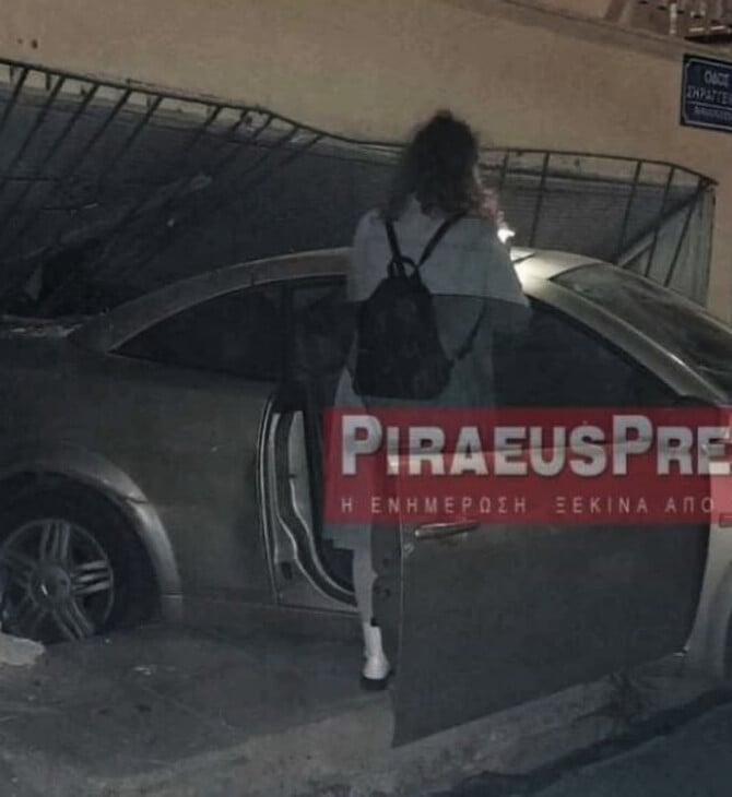 Πειραιάς: Οδηγός προσπάθησε να ξεπαρκάρει και κατέληξε σε τζαμαρία καταστήματος