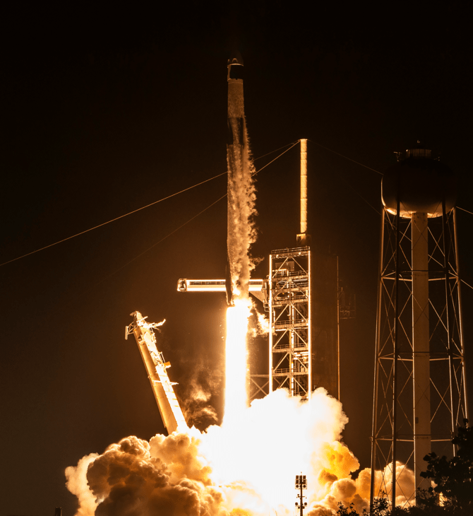 Επενδυτής Bitcoin χρηματοδότησε πτήση SpaceX για την πρώτη διαστημική αποστολή πάνω από Βόρειο και Νότιο Πόλο