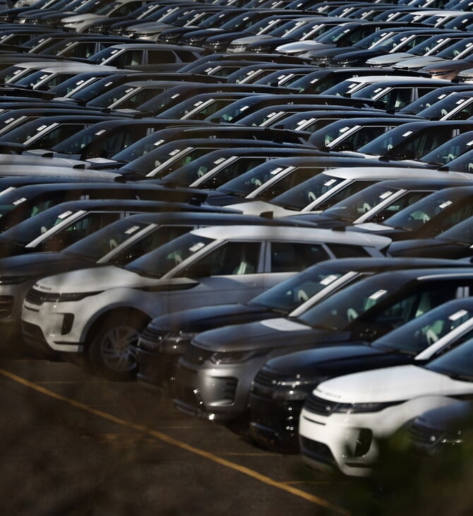 Δασμοί Τραμπ: Η Jaguar Land Rover σταματά τις εξαγωγές στις ΗΠΑ