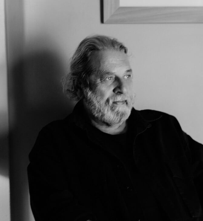 Νίκος Οικονομόπουλος: «Οι μοδάτοι φωτογραφίζουν σήμερα με φιλμ· αλλά η ψηφιακή είναι μακράν ανώτερη φωτογραφία»