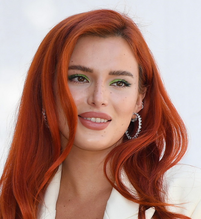 Bella Thorne: «Ο Mickey Rourke με χτύπησε στα γεννητικά όργανα με μεταλλικό εργαλείο στα γυρίσματα»