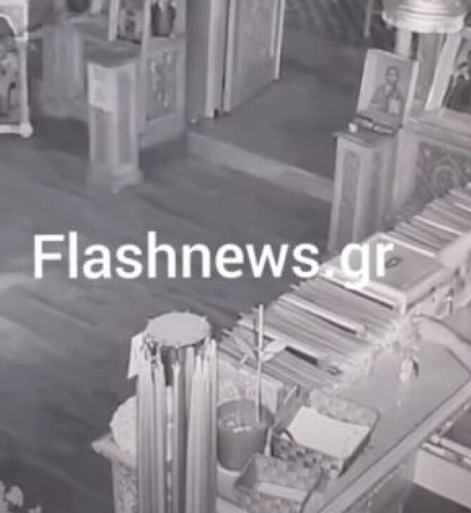 Χανιά: Η στιγμή που ημίγυμνος δράστης εισβάλει και κλέβει εκκλησία